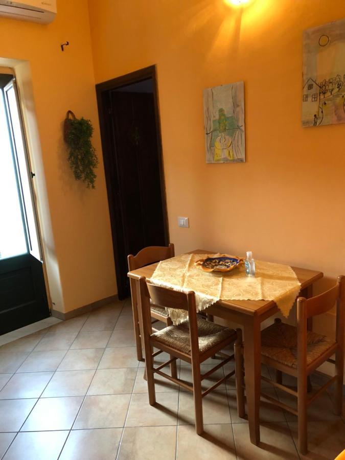 Collotti 3 Apartment Кастелбуоно Екстериор снимка